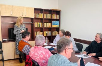 Digitalizarea seniorilor din Oradea: peste 50 de persoane vârstnice au absolvit cursurile, iar noi grupe încep în curând