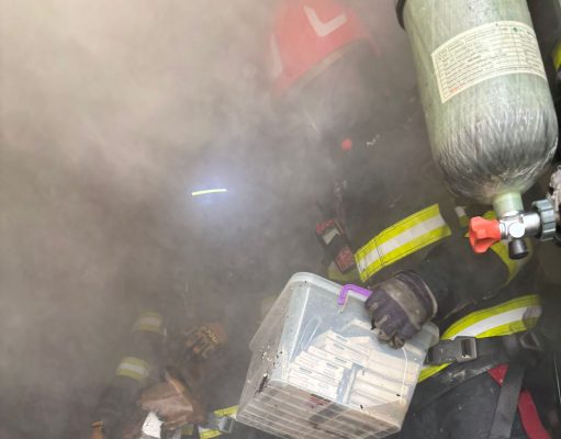 Incendiu la un depozit de echipamente IT din Aleșd-Pompierii au intervenit de urgență